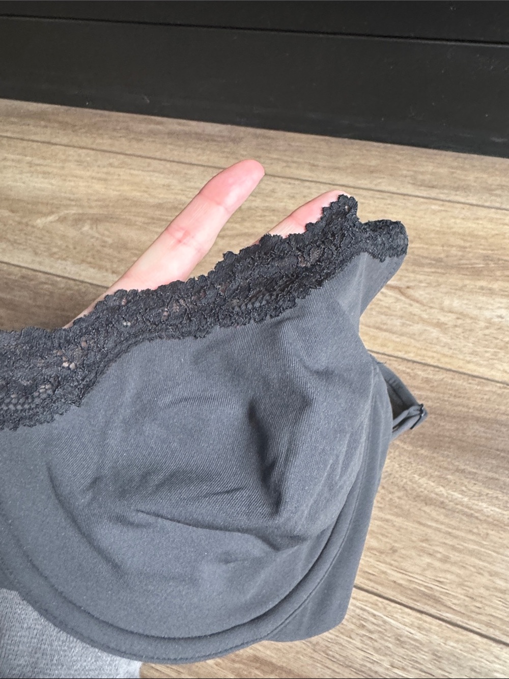 SKIMS Black Lace-Trim Underwire Bra - Picture 3 of 5